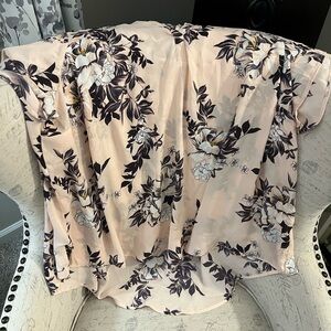 Torrid size 5 floral blouse. Short sleeve.